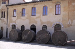 x_Vintage_Italian_Wine_Barrels